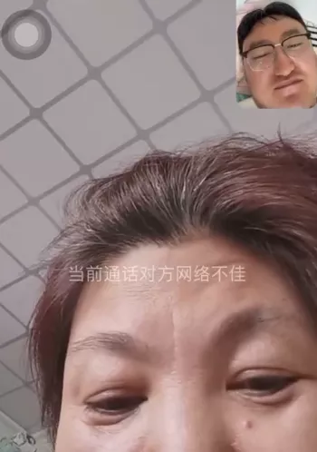 左一飞调侃妈妈级恋情