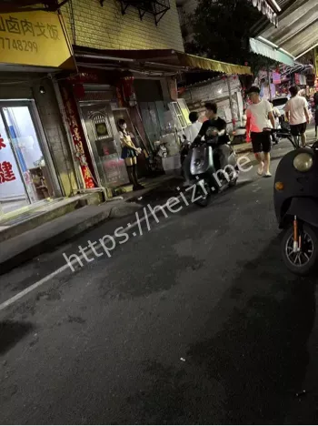 记者暗访扫街问价视频