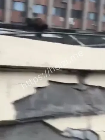 四家酒宴现场狼藉