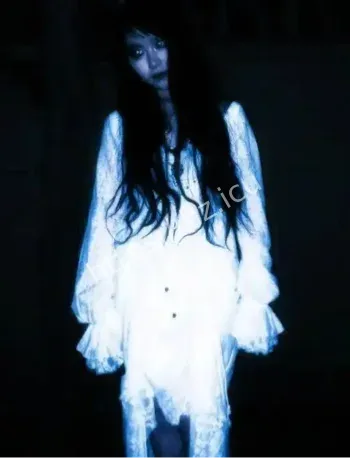 苗族古城吊脚楼怪事