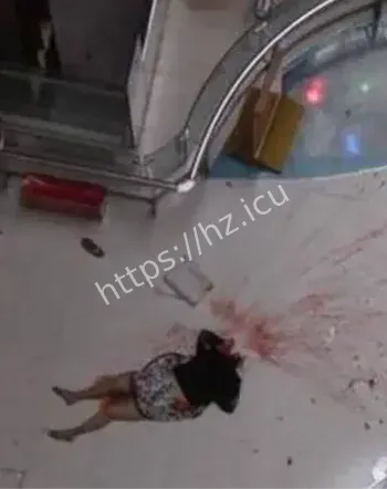 南宁金山广场电梯故障