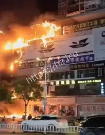 凌晨惊现火烧连营